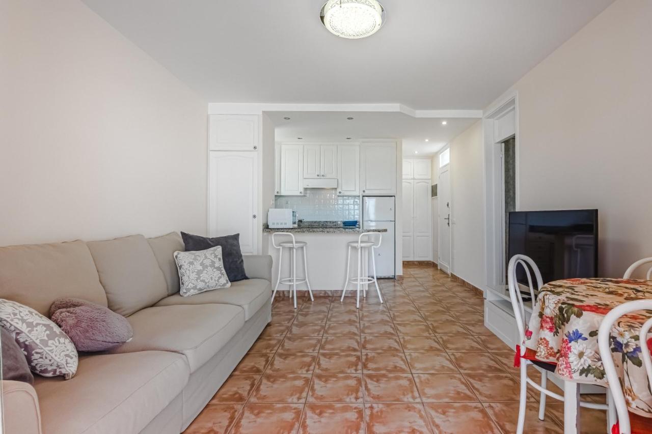 Apartment Apart America - 150 Meters From The Beach, Free Wi-Fi أرونا المظهر الخارجي الصورة