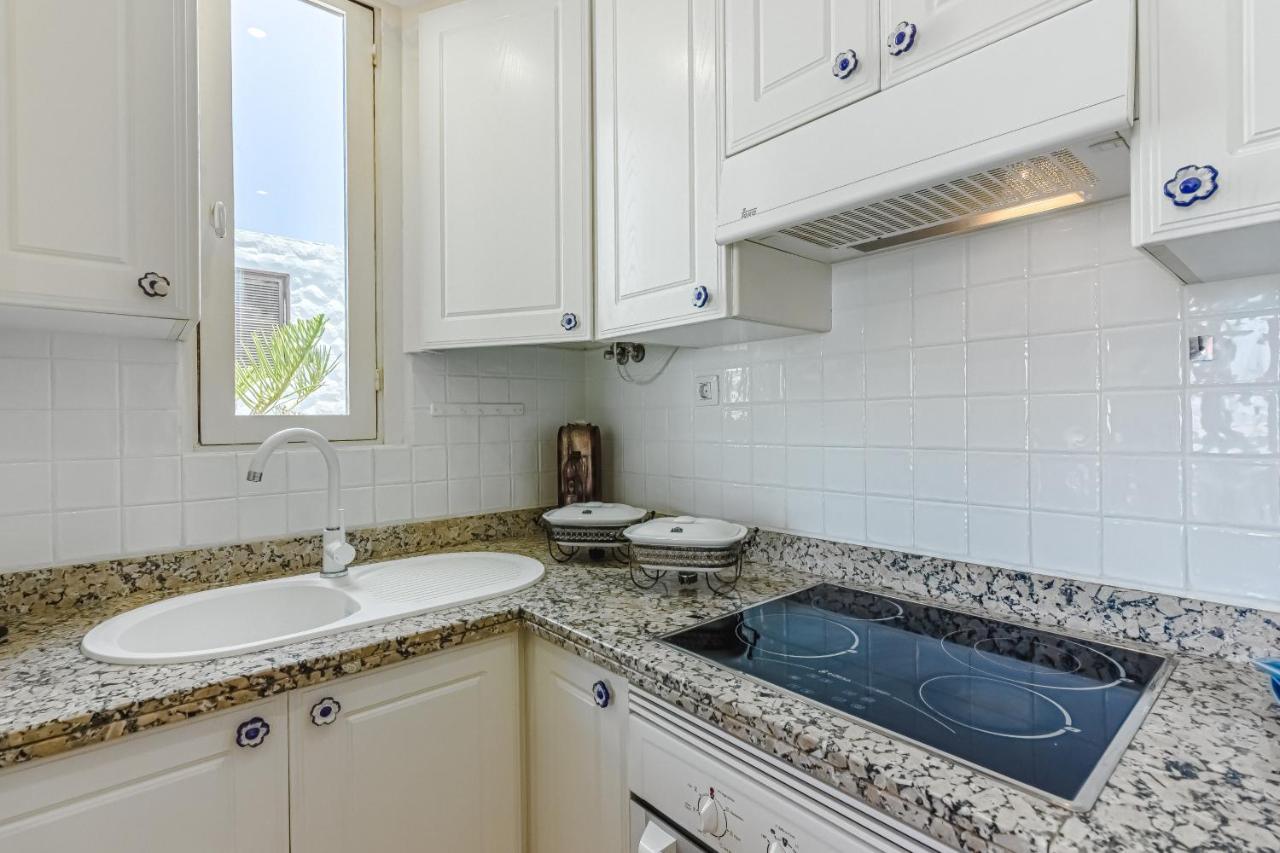 Apartment Apart America - 150 Meters From The Beach, Free Wi-Fi أرونا المظهر الخارجي الصورة
