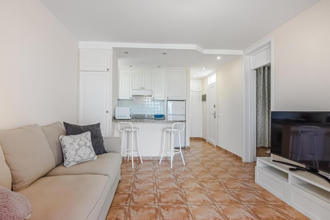 Apartment Apart America - 150 Meters From The Beach, Free Wi-Fi أرونا المظهر الخارجي الصورة